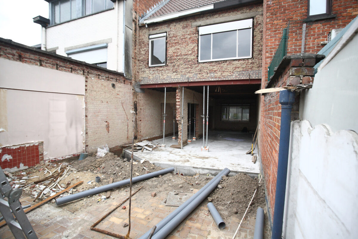 GBJ steen knikt glas snijdt hout