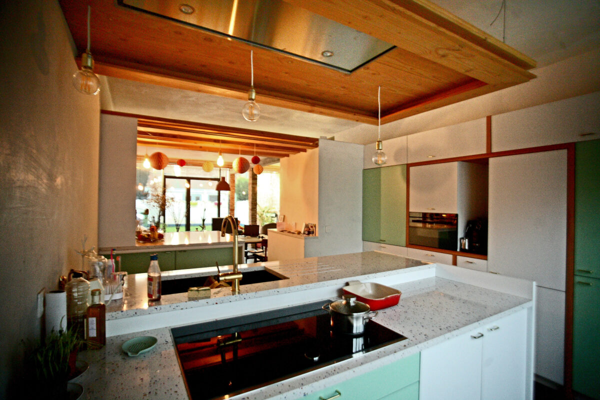 GBJ steen knikt glas snijdt hout