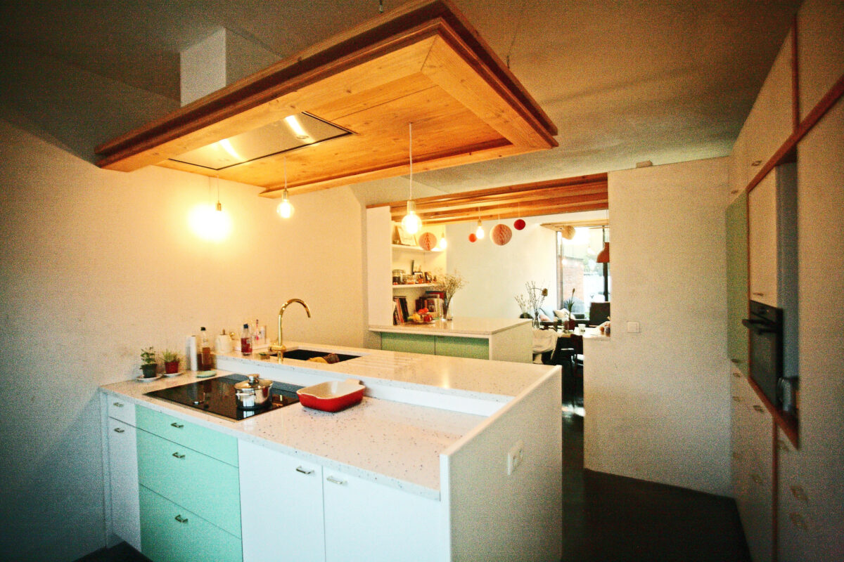 GBJ steen knikt glas snijdt hout