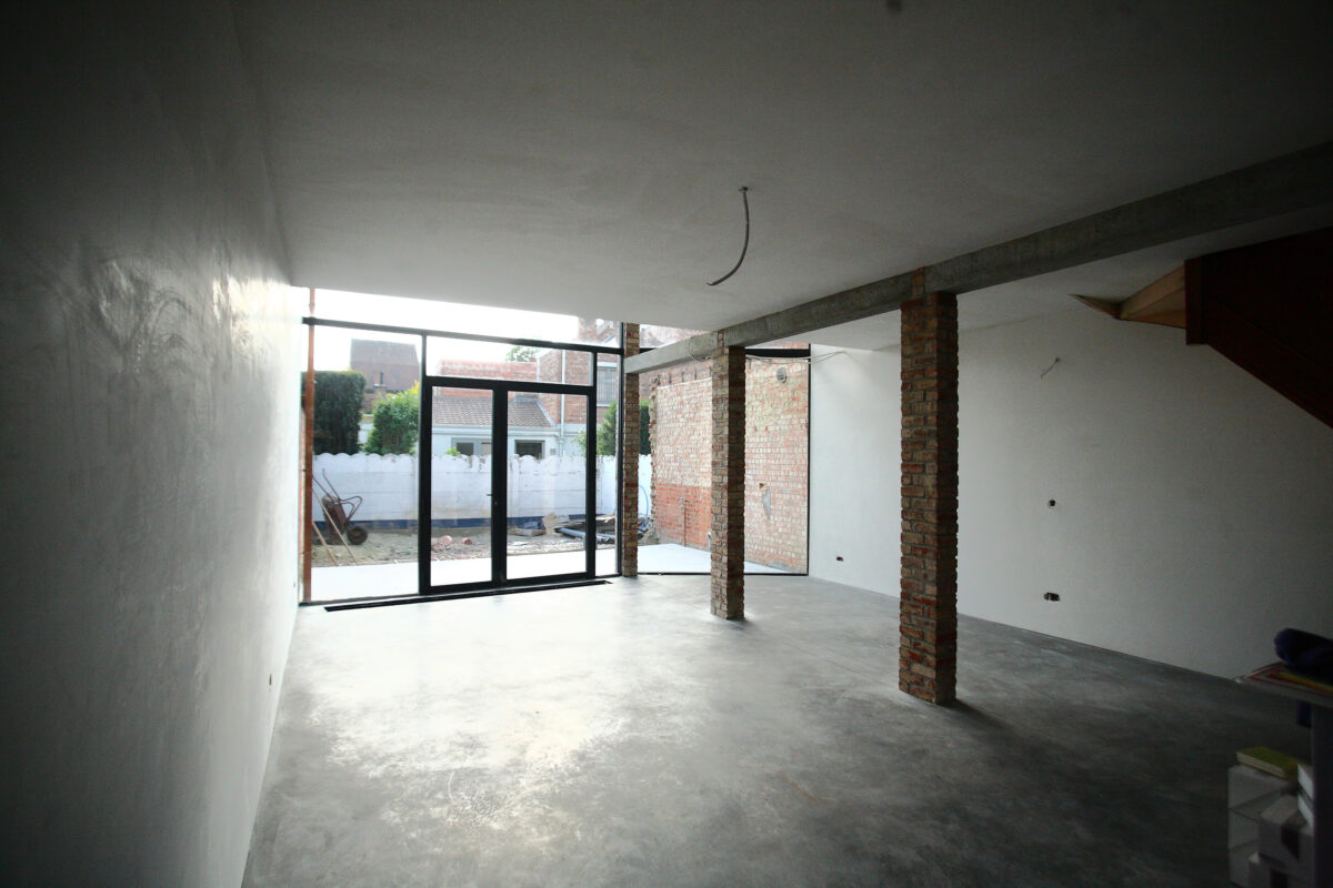 GBJ steen knikt glas snijdt hout