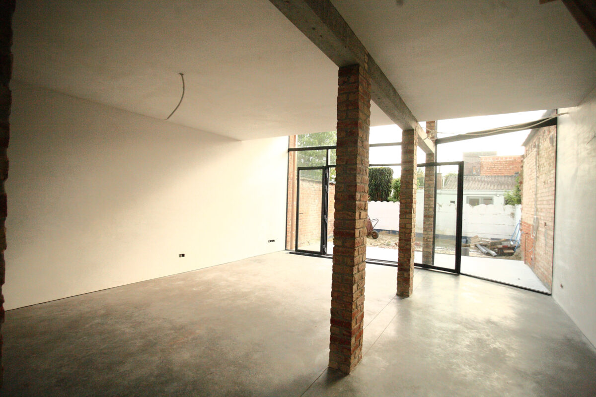 GBJ steen knikt glas snijdt hout