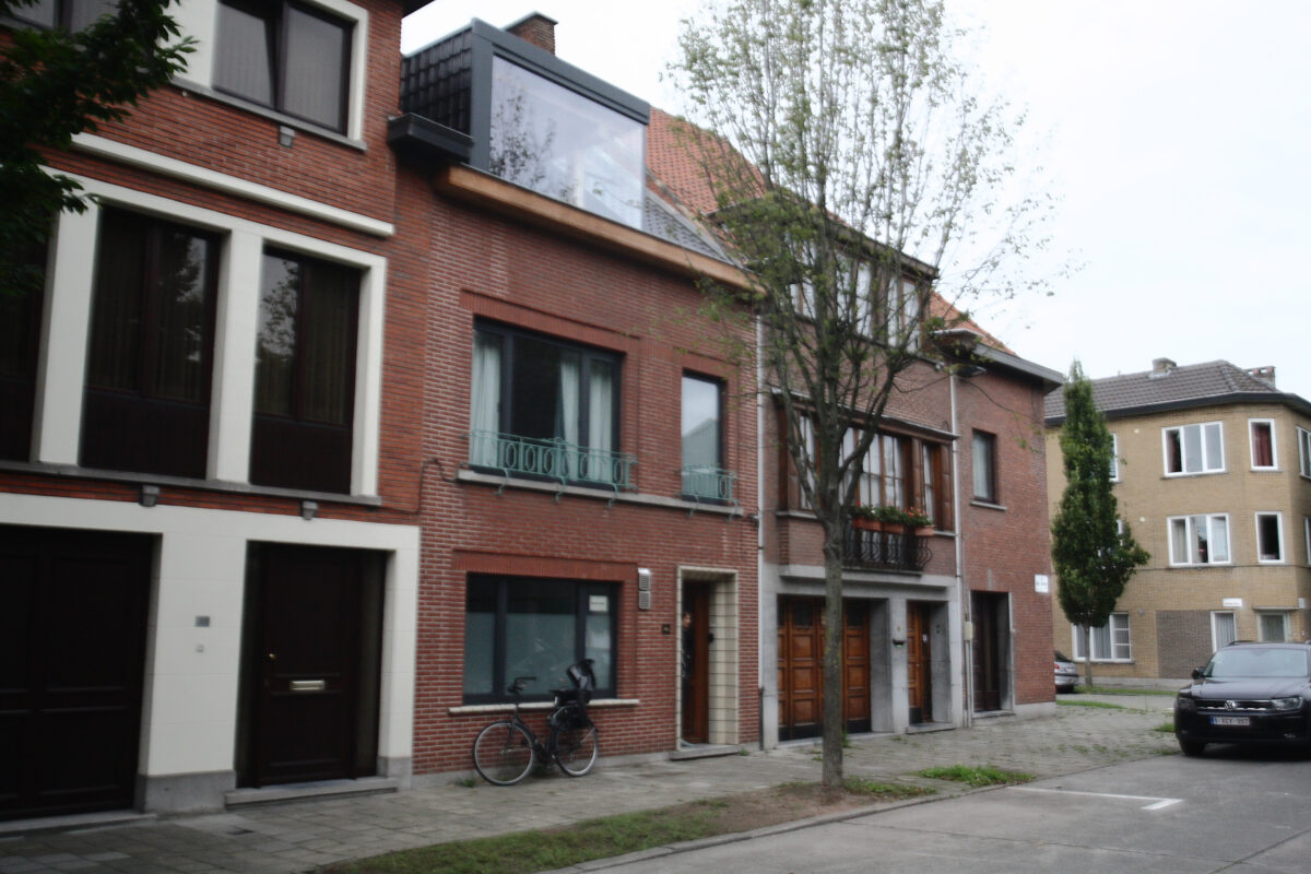 GBJ steen knikt glas snijdt hout