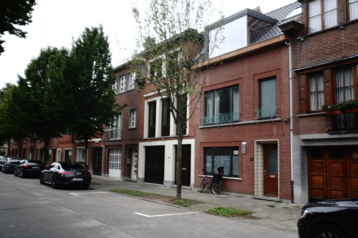 GBJ steen knikt glas snijdt hout