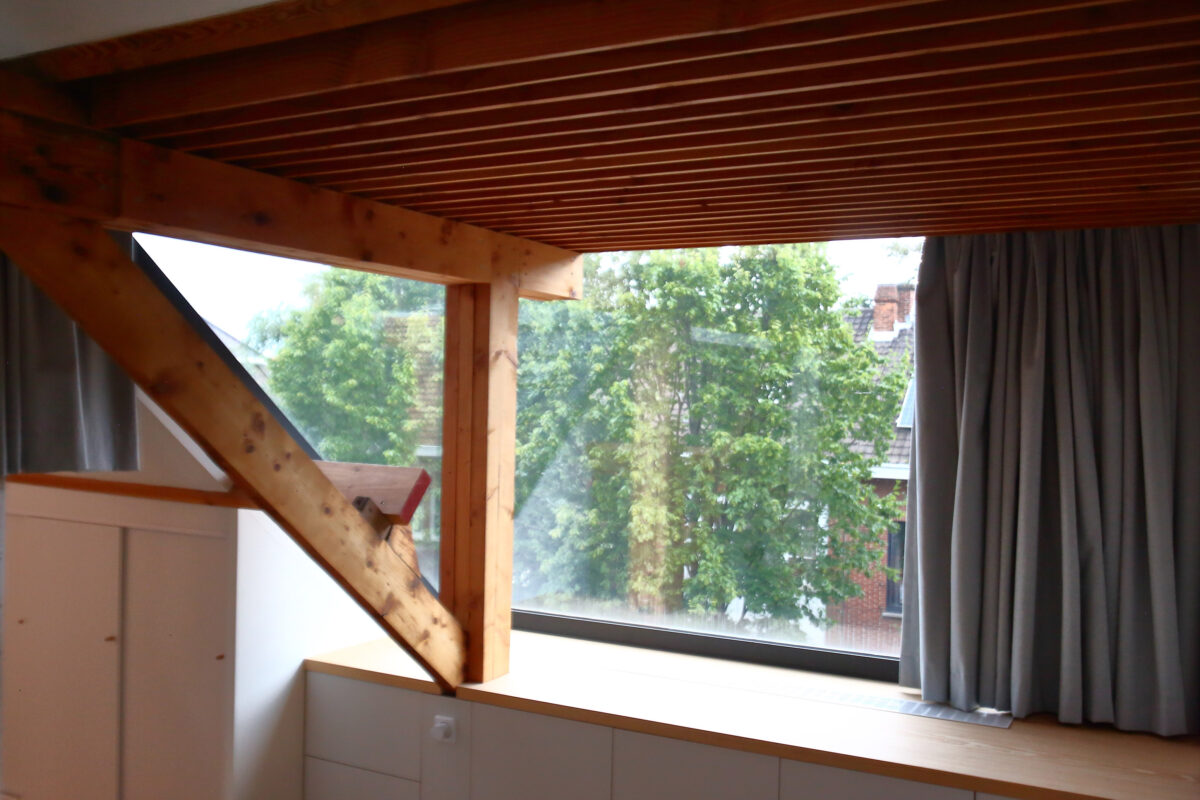 GBJ steen knikt glas snijdt hout